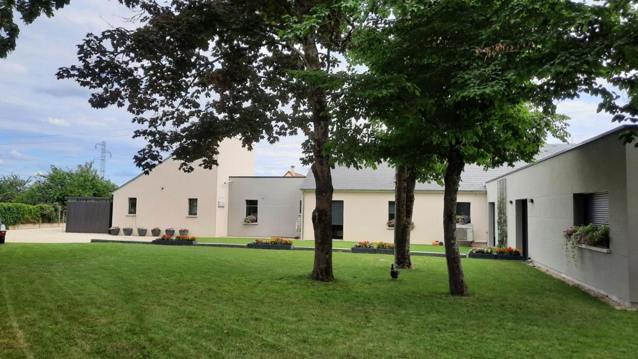 Les Gabions Bed and Breakfast Chaingy Exteriör bild